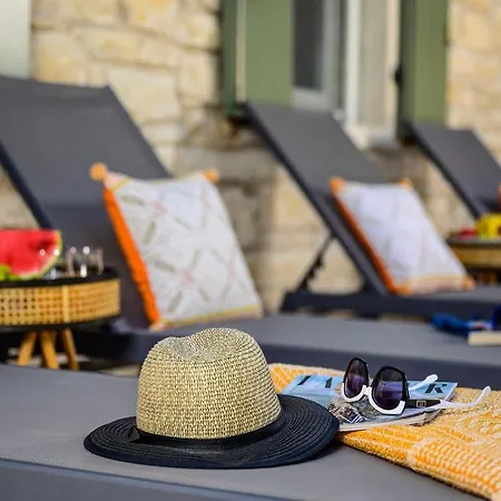 فيلة Serenity By Paxosretreats Lákka